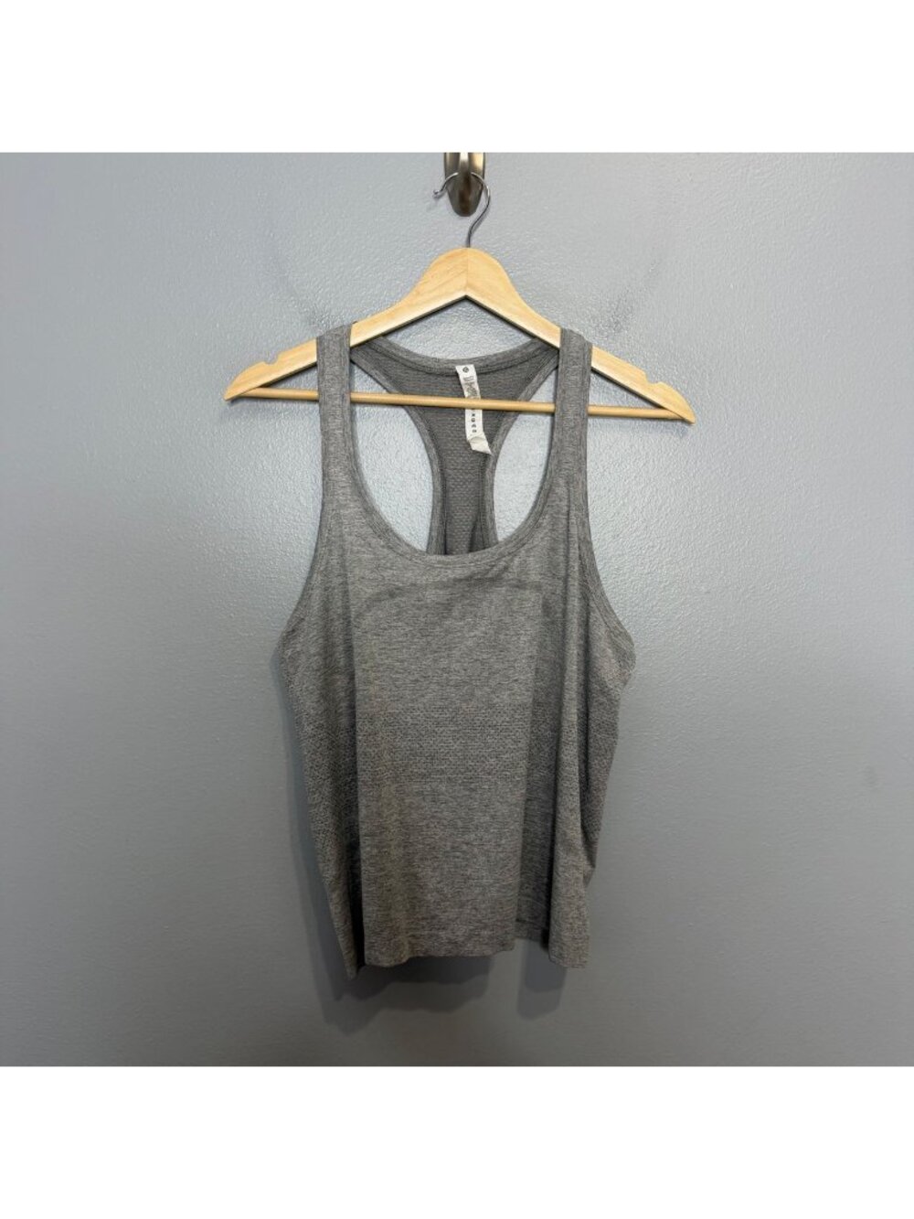LULULEMON swiftly tech racerback tank 2.0 waist length size 12